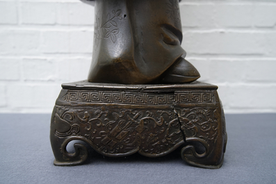 A pair of large Chinese bronze nodding-head figures for the Vietnamese market, 19th C.